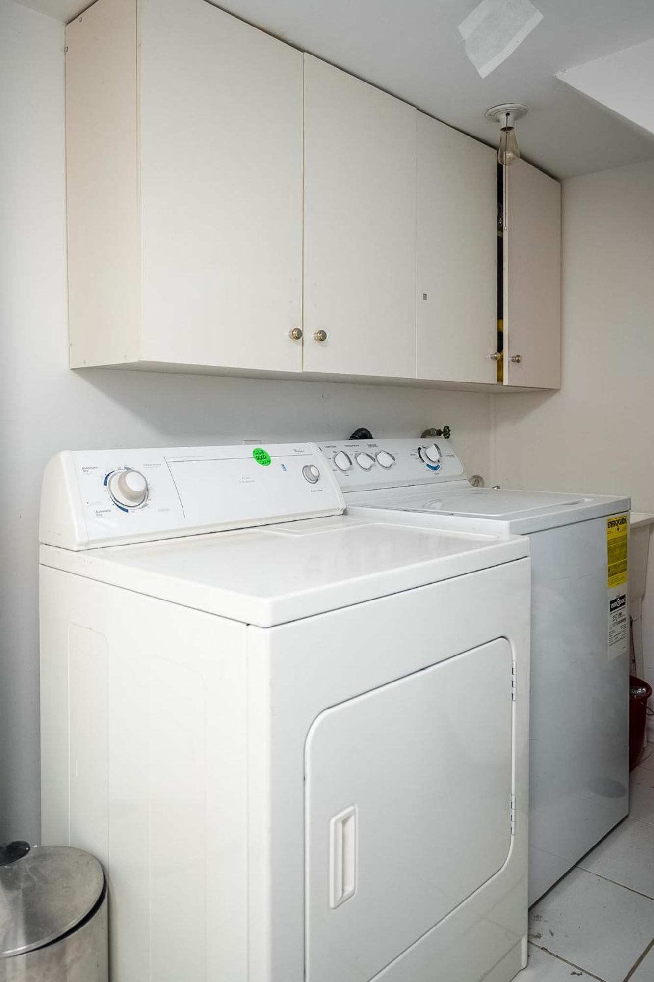Basement Suite With Private Patio In Davenport Toronto Buitenkant foto